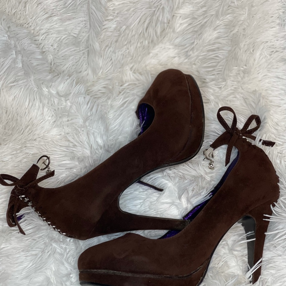 Mochi Brand Women’s stiletto Pumps size 10